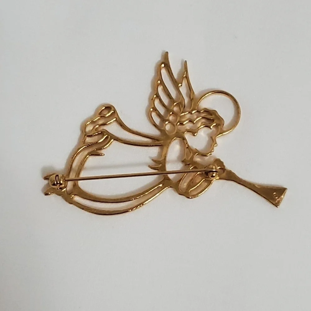 Vintage 1980's Gold Tone Trumpet Angel Brooch Pin